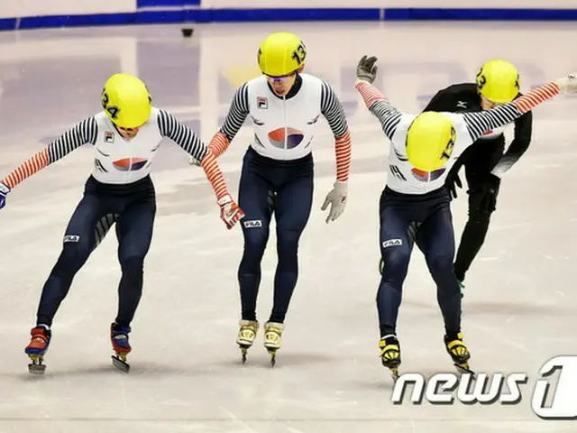 ＜冬季ア大会＞韓国男女ショートトラック1000メートル、アベック優勝（提供:news1）