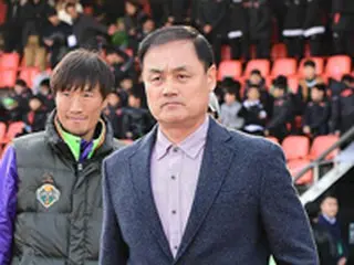 ”日本ファンも注目”人気アイドルを息子にもつKリーグ監督、「目標はACL出場、息子も応援に呼んだ」