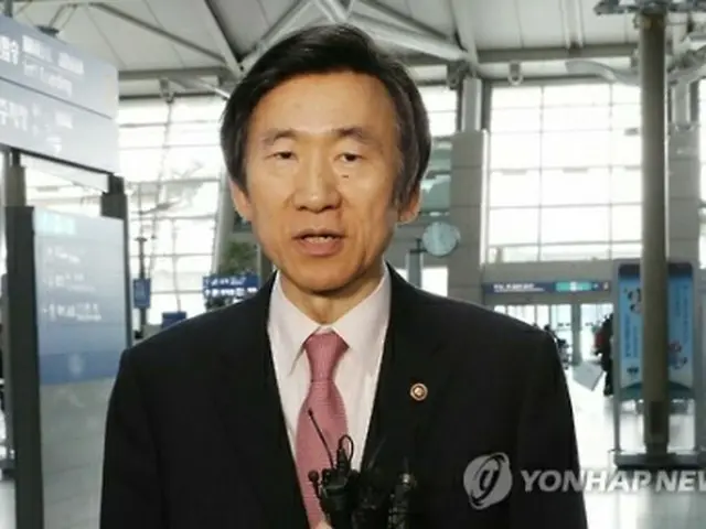 尹炳世氏＝（聯合ニュース）