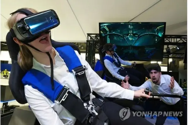 サムスンがMWCの会場に設けたVR4D体験ゾーン（同社提供）＝（聯合ニュース）