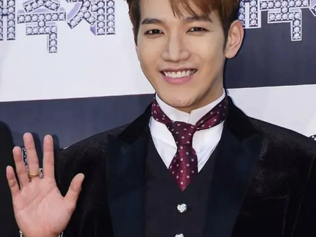 韓国アイドルグループ「2PM」に墜落事故がおきた。本日のコンサート中、メンバーのJUN.K（29）が高さ3Mほどの移動式舞台から落ちてしまった事故。