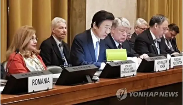 ジュネーブ軍縮会議で発言する尹長官＝２８日、ジュネーブ（聯合ニュース）