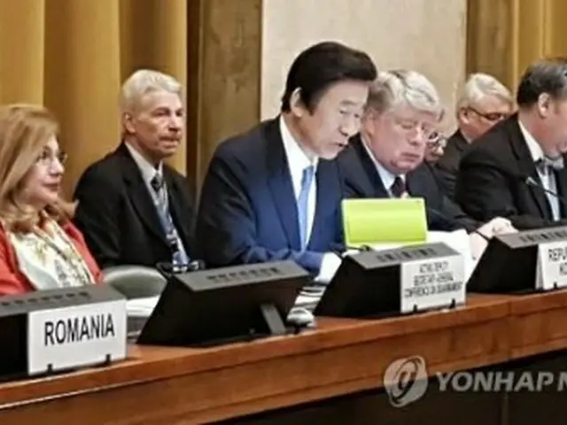 ジュネーブ軍縮会議で発言する尹長官＝２８日、ジュネーブ（聯合ニュース）