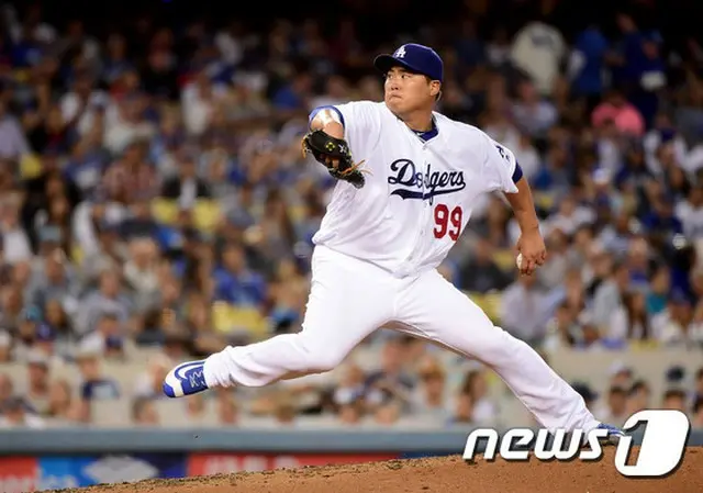 ＜MLB＞ブルペンピッチングを終えたリュ・ヒョンジン「太ももの痛みはない」（提供:news1）