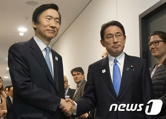 日韓外相、電話会談＝北ミサイル挑発を緊急協議