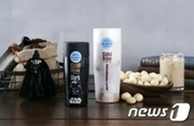 韓国ヤクルトは13日、「Cold Brew by Babinski マカダミアラテ 」と「Cold Brew by Babinski ダーク」の新製品2種を20日に発売すると明らかにした。