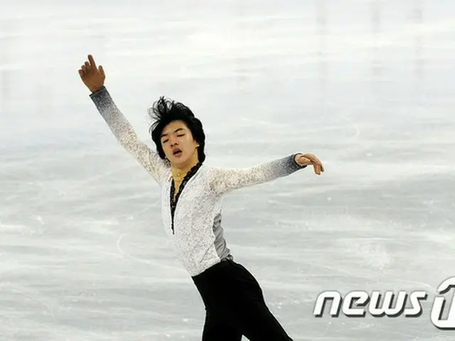 チャ・ジュンファン（15）が「世界ジュニアフィギュアスケート選手権」初日のショートプログラムで、自己最高点を更新し2位につけた。