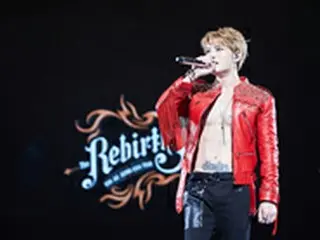 「JYJ」ジェジュン、4年ぶりのタイ公演…黒リボンで故プミポン国王に哀悼の意を示す