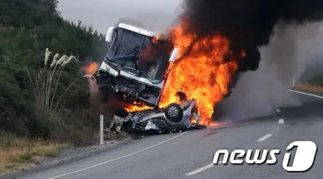 ニュージーランドで韓国人観光客を乗せたバスと乗用車が衝突…乗用車の2人死亡