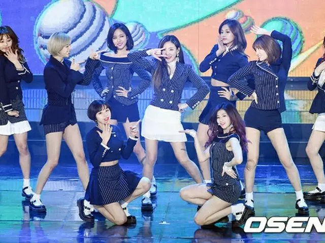 韓国歌手ブランド評判2017年3月のビックデータ分析の結果、1位がガールズグループ「TWICE」、2位が「少女時代」テヨン、3位がボーイズグループ「防弾少年団」となった。（提供:OSEN）