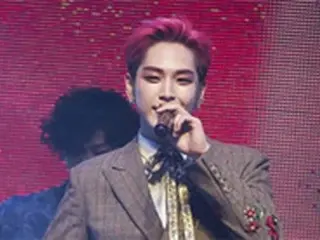 “疲労骨折”「B.A.P」ヒムチャン、コンサートのステージに登場“コンサートはファンとの約束”