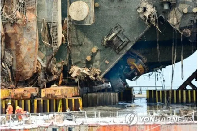 セウォル号の引き揚げ現場＝（聯合ニュース）