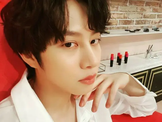 「SUPER JUNIOR」のヒチョルがJTBC「知っているお兄さん」の視聴率公約を守るため、日本に旅立った。（提供:OSEN）