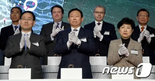 高高度防衛ミサイル（THAAD、サード）の配備用地提供による中国の報復危機に置かれた韓国ロッテグループの重光昭夫（韓国名:シン・ドンビン）会長が中国市場に対する意思を示した。