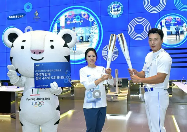 イ・スンヨプ（野球）－イ・サンファ（スピードスケート）、平昌五輪聖火リレーキャンペーンに参加