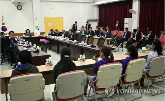 韓国の国会外交統一委員会で発言する脱北者ら（資料写真）＝（聯合ニュース）