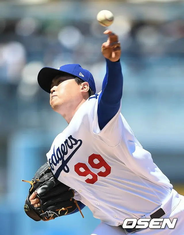 シーズン初勝利をあげた韓国出身のメジャーリーガー、リュ・ヒョンジン（30、ロサンゼルス・ドジャース）に米メディアの好評が続いている。