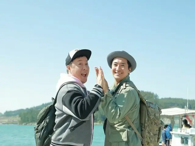 韓国俳優シン・ヒョンジュンとお笑い芸人チョン・ジュナがMBNの新バラエティ「この味だ」のMCを担当する。（提供:OSEN）