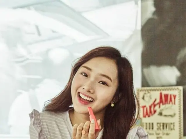 韓国オーディション番組「K-POPスター6」で準優勝したKriesha Tiuが、正式デビュー前に化粧品ブランドのモデルに抜擢された。（提供:OSEN）