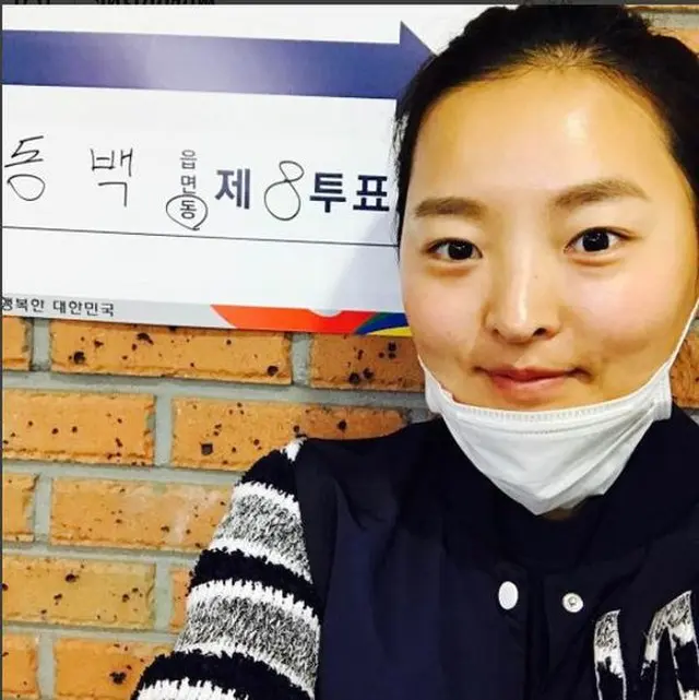 昨年、韓国女子プロゴルフ（KLPGA）大賞を受賞したコ・ジンヨン（21）が第19代大統領選挙の投票をおこなった。（提供:news1）