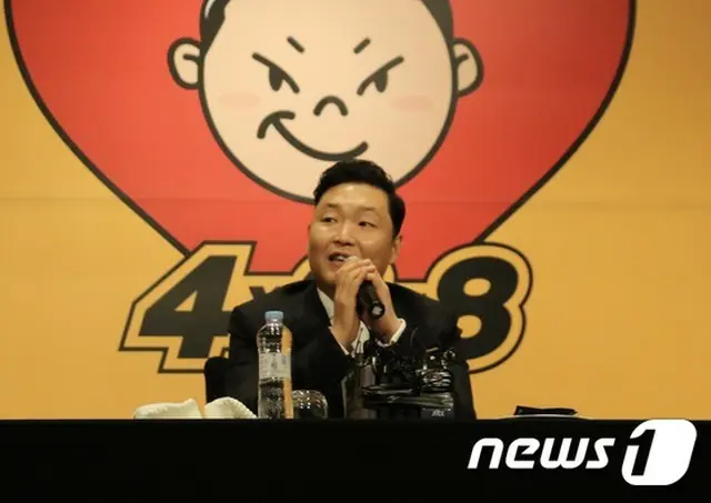 1年6か月ぶりに8thアルバムでカムバックした韓国歌手PSY（39）が日本のシンガーソングライター、ピコ太郎と共演した。
