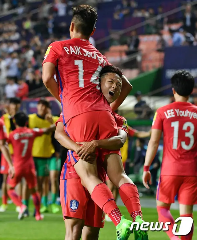 ＜サッカーU-20 W杯＞”バルサデュオ”イ・スンウ－ペク・スンホ、アルゼンチン撃破でベスト16進出誓う