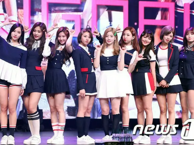 「TWICE」、デビュー1年7か月で売上げ100万枚突破（提供:news1）