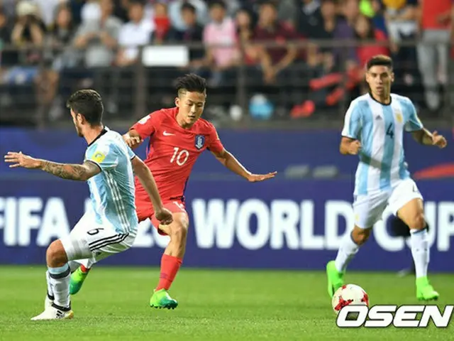 ＜サッカーU-20 W杯＞イ・スンウ、世界からのスカウトについて「バルサで幸せ。メッシのような選手になる」