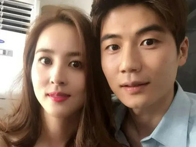 サッカー韓国代表キ・ソンヨン、妻で女優のハン・ヘジンと甘いカップル画報を撮影（提供:OSEN）