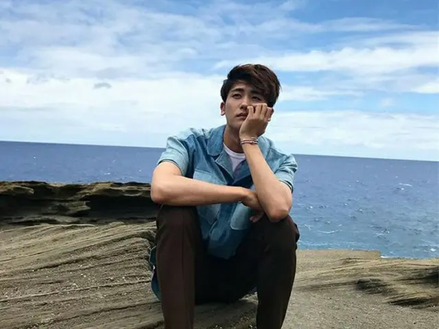 人気グループZE:Aのメンバーであり俳優のパク・ヒョンシクが、旅行中の近況を公開した。（提供:OSEN）