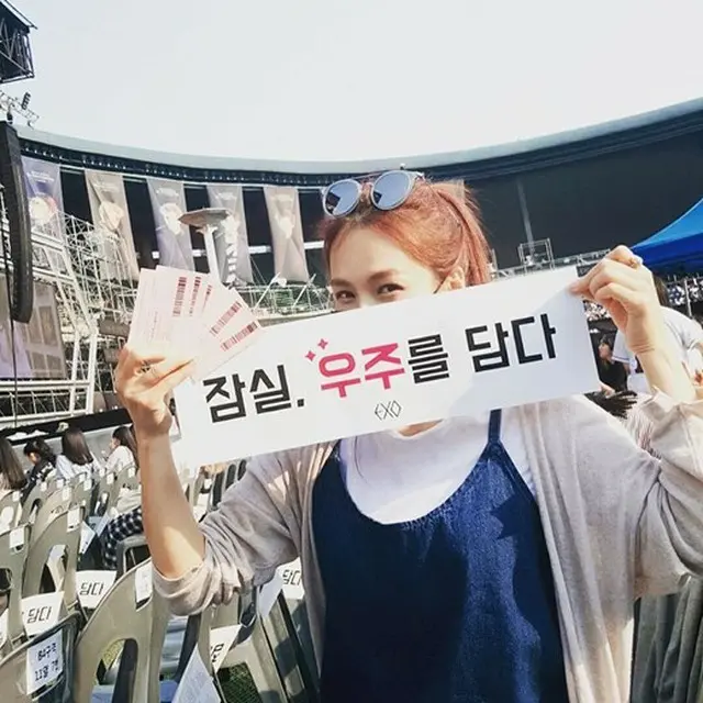 韓国歌手チェヨン（38）の後輩グループ「EXO」コンサートでのマナー違反に、非難が殺到している。（提供:news1）