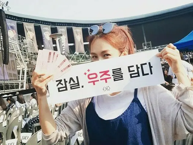 韓国歌手チェヨン（38）の後輩グループ「EXO」コンサートでのマナー違反に、非難が殺到している。（提供:news1）