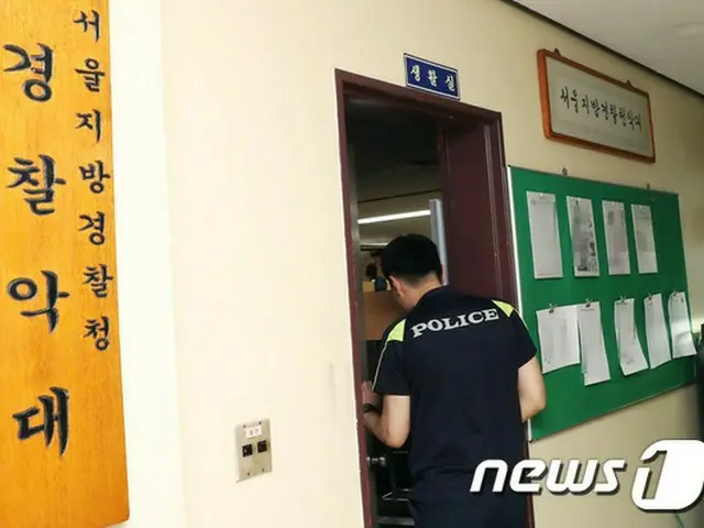 大麻吸引容疑で摘発された「BIGBANG」のT.O.P（29）が2日、定期外泊から予定よりも早い時間に部隊復帰し、夕食も抜きで内務班にて自粛中のようだ。（写真は江南警察署9階の警察楽隊 / 提供:news1）