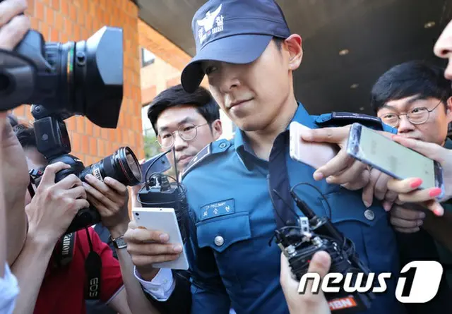 韓国の梨花女子大学校医科大学付属木洞病院の医療陣が、集中治療室で治療を受ける人気グループ「BIGBANG」T.O.P（29）の現在の意識状態と今後の治療方針などを明らかにした。