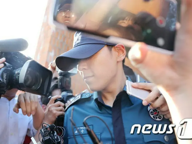 大麻吸煙容疑を受ける「BIGBANG」T.O.P（29、本名:チェ・スンヒョン）の義務警察としての職位が解除された。