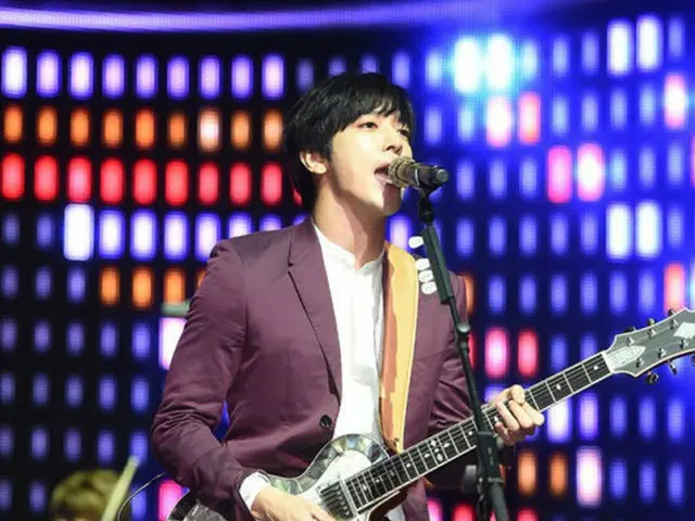 韓国の人気バンド「CNBLUE」のジョン・ヨンファ（27）がソロアルバムを発表する。
