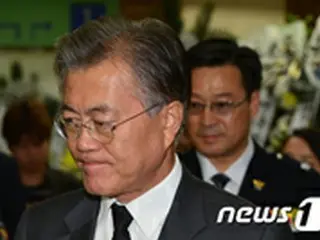 文大統領、北から解放後に死亡した米大学生の遺族に弔電＝韓国