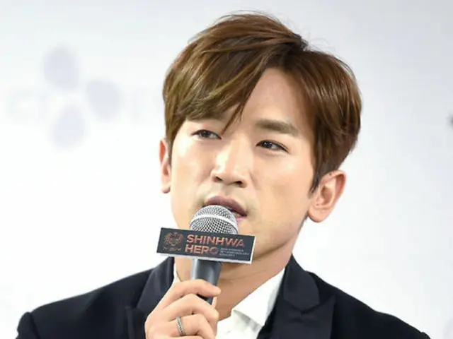 韓国の男性グループ「SHINHWA」イ・ミヌ（36）が交通事故に遭い、精密検査を受けて入院中だ。