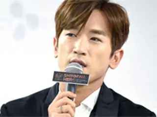 【公式】「SHINHWA」イ・ミヌ、交通事故に遭い入院中「大きな負傷はないが後遺症考慮」