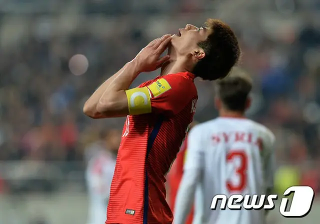 韓国代表キ・ソンヨン、膝の手術でシーズン序盤は欠場へ＝スウォンジー発表