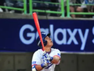 イ・スンヨプ、現役最後のオールスター戦で2人息子と記念イベントを実施＝韓国