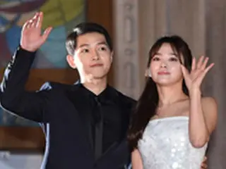 ソン・ヘギョ、”婚約者”ソン・ジュンギ出演「軍艦島」VIP試写会に出席か…注目集まる