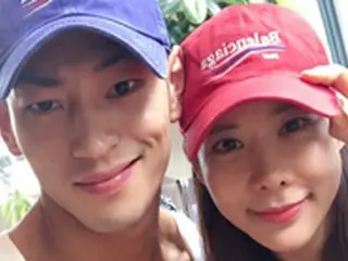 ”16歳年下”ボディビルダーと交際明かしたキム・ジュンヒ、告白後は隠すことなくラブラブぶりアピール