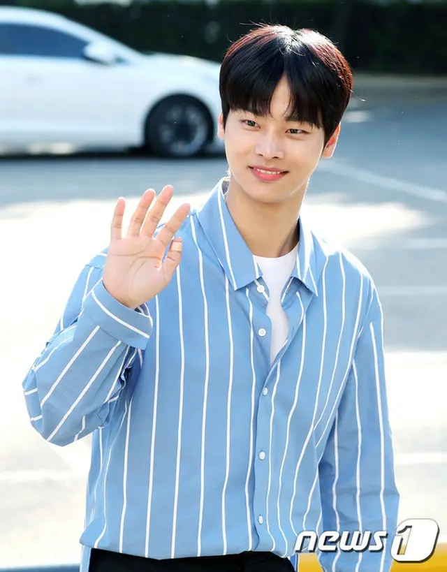 「VIXX」エン、公演中ステージ上で倒れる… 事務所「状況を確認中」