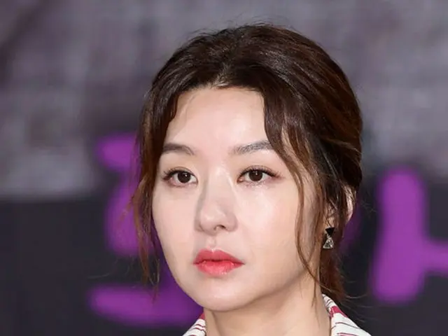 韓国女優ソン・ソンミの夫が、21日午前にソウル市内の法務法人事務所で20代男性が振り回した刃物に刺されて死亡した。（提供:OSEN）