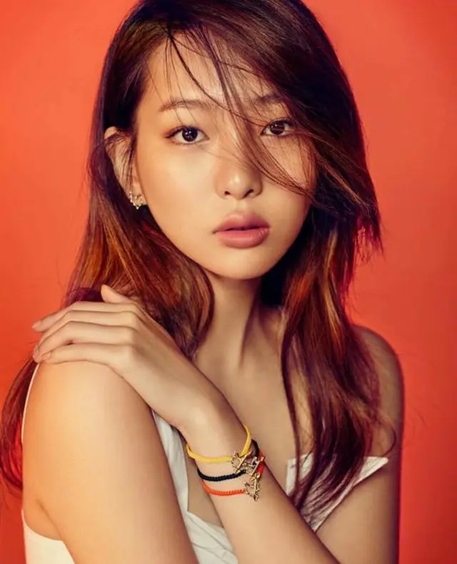 韓国のモデル兼女優イ・ジニ（18）がtvN「直立歩行の歴史」で新たな演技変身を試みる。（提供:OSEN）