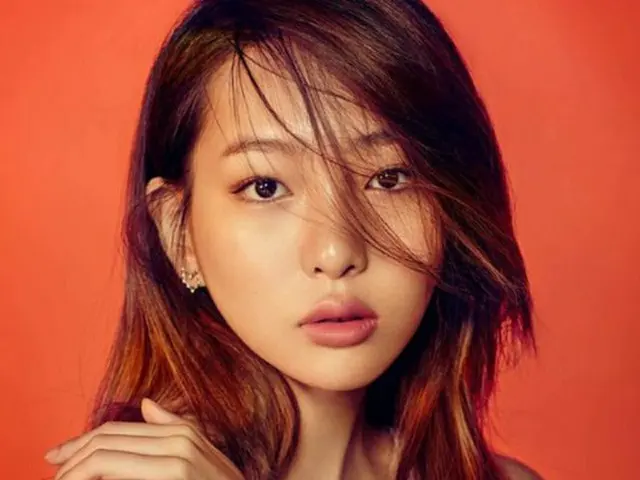 韓国のモデル兼女優イ・ジニ（18）がtvN「直立歩行の歴史」で新たな演技変身を試みる。（提供:OSEN）