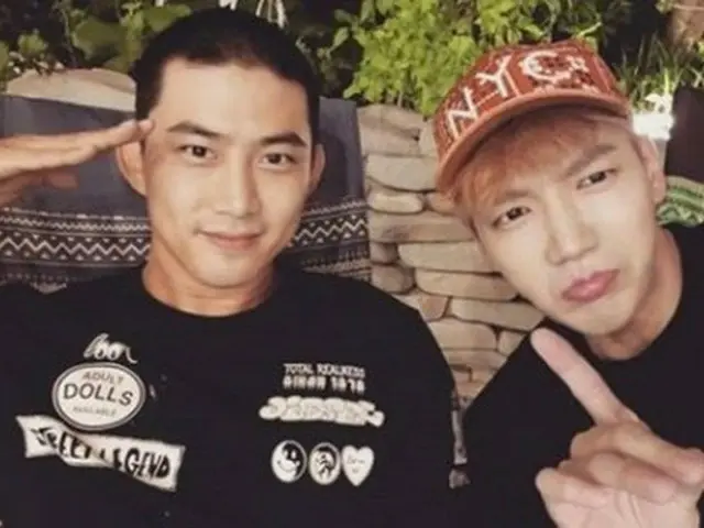 韓国ボーイズグループ「2PM」メンバーのテギョンの現役入隊にひときわ熱い応援が注がれている。（提供:OSEN）