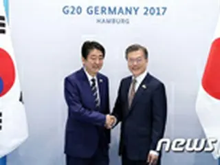 日韓首脳が会談＝対北制裁について集中協議