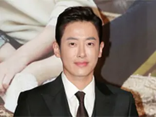 俳優チェ・フィリップ、11月4日に9歳年下の会社員と結婚！